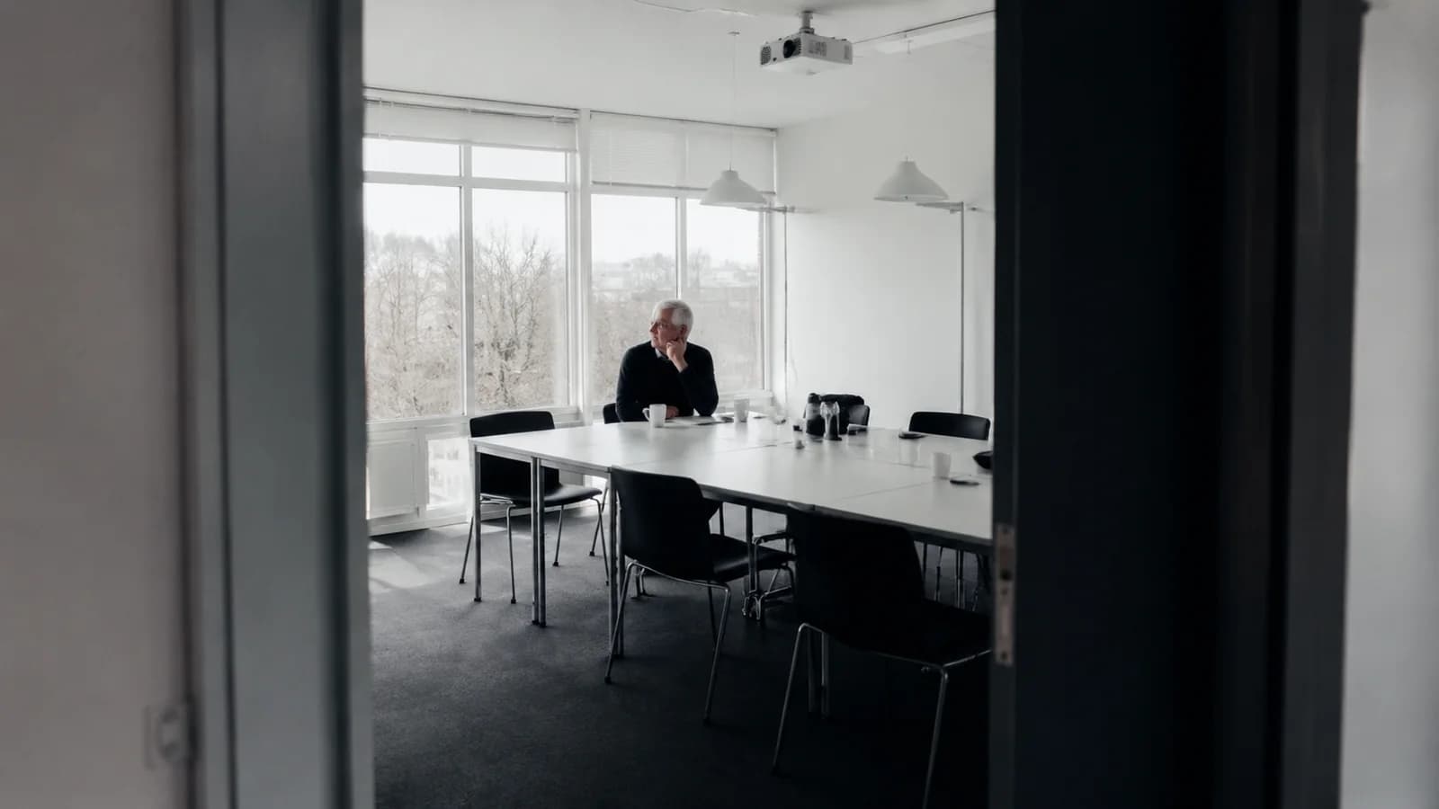En naturlig arbejdssituation om ensomhed i lederrollen