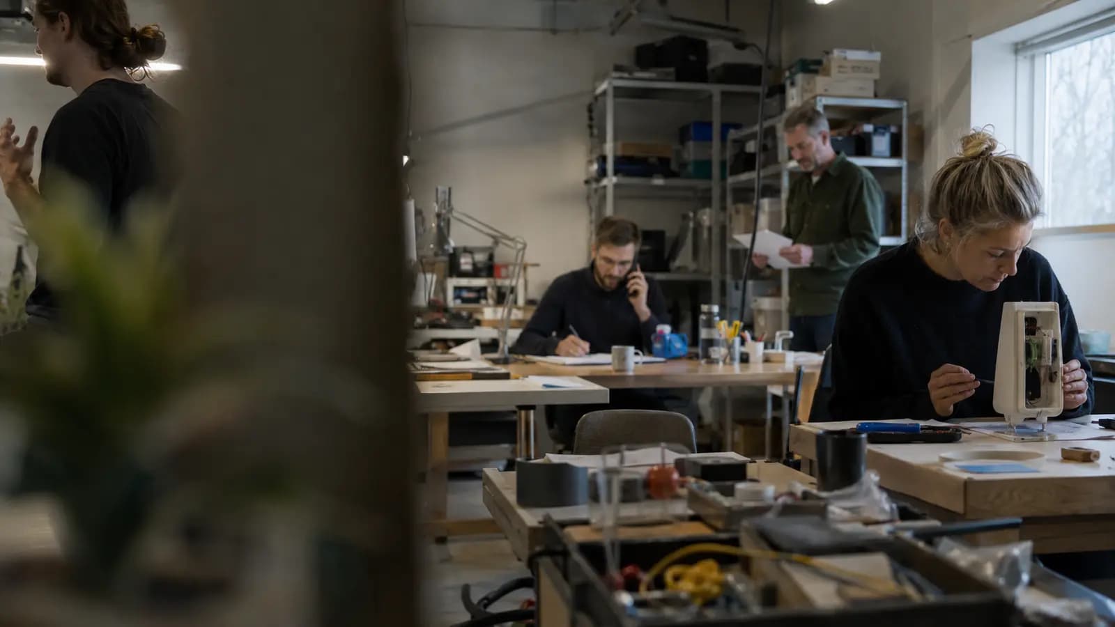 Forskellige fagligheder arbejder parallelt på en fælles produktudviklingsopgave